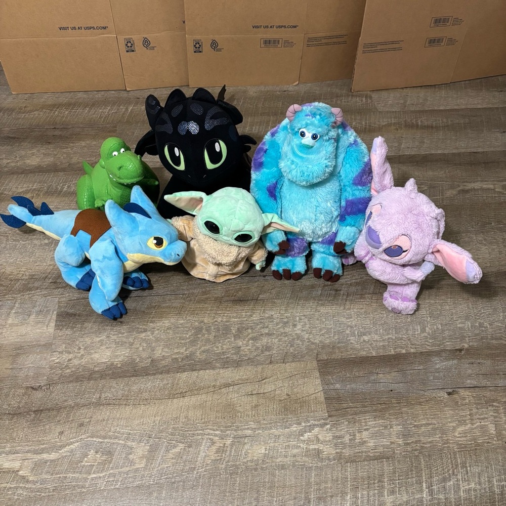 Disney plush bundle How To Train Your Dragon, Toy Story, Monsters inc., Stitch